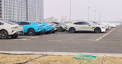 三年蛻變 小米汽車工廠衛(wèi)星圖揭秘，停車場(chǎng)SU7成海