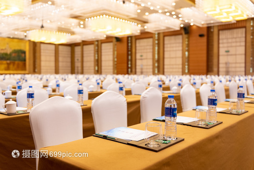 高效會(huì)議，從專(zhuān)業(yè)空間開(kāi)始——酒店會(huì)議室，您的理想之選